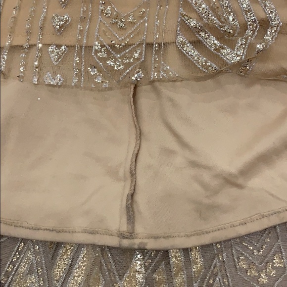 Gold jewel gown - Picture 2 of 6